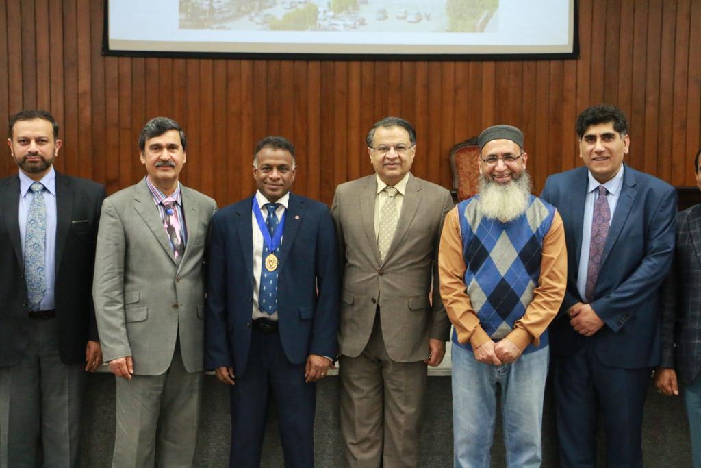 Visiting the Jinna burns and plastic surgery in Lahore.